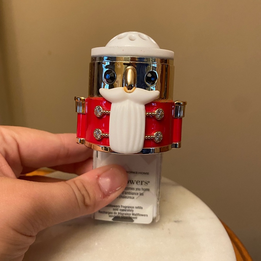 NEW Bath and Body Works Christmas Nut Cracker Wallflower Plug-In